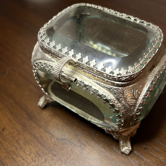 Rare Vintage Glass Box - Picture 6 of 7